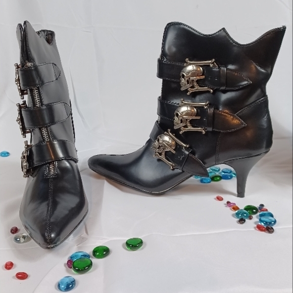 Nwt Demonia Black Women's Skull Buckle Ankle Boots - Picture 3 of 9